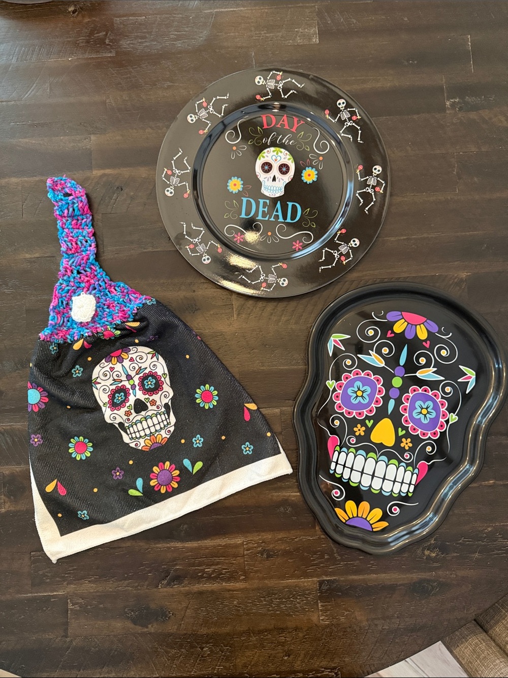Day of the Dead Black Sugar Skull Party Plate & Tray Set with Dishtowel Plastic